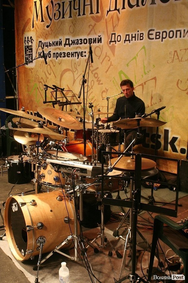 У Луцьку дощ відлякав відвідувачів джаз-фесту. ФОТО