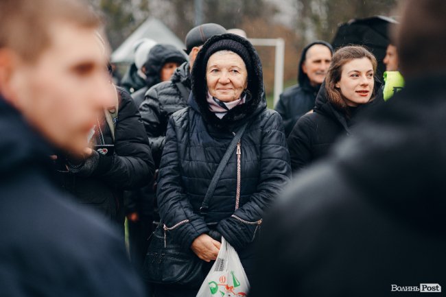 Водохреще у Луцьку: освячення води в річці Стир та занурення лучан. ФОТОРЕПОРТАЖ