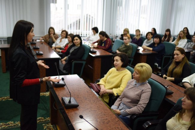 У Луцьк з’їхалися жінки з різних регіонів, аби навчитися активності в політиці 