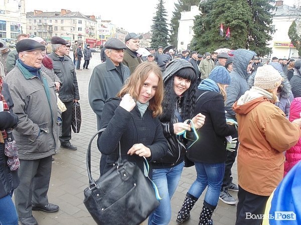 Антивоєнне віче у Луцьку. ФОТО