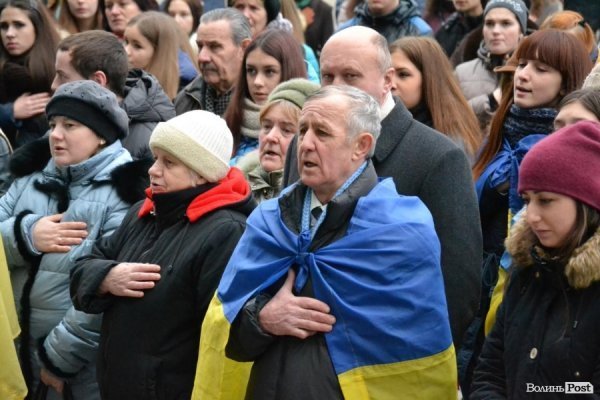 У Луцьку влаштували акцію «Я - Волноваха», щоб вшанувати загиблих на сході. ФОТО