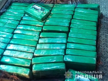 Українські силовики затримали рекордну партію кокаїну на 51 мільйон доларів. ВІДЕО