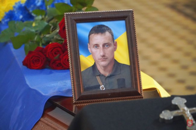 У Володимирі попрощалися із військовим з Харківщини Дмитром Будневським