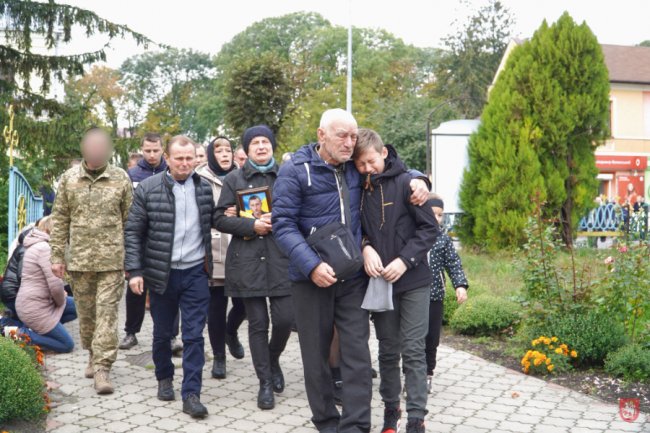 У Володимирі попрощалися із військовим з Харківщини Дмитром Будневським