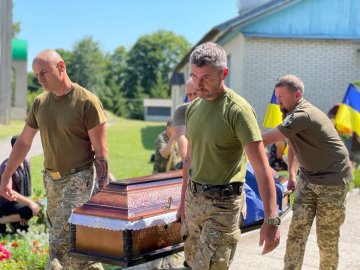 На Волині попрощалися із загиблим бійцем. ФОТО