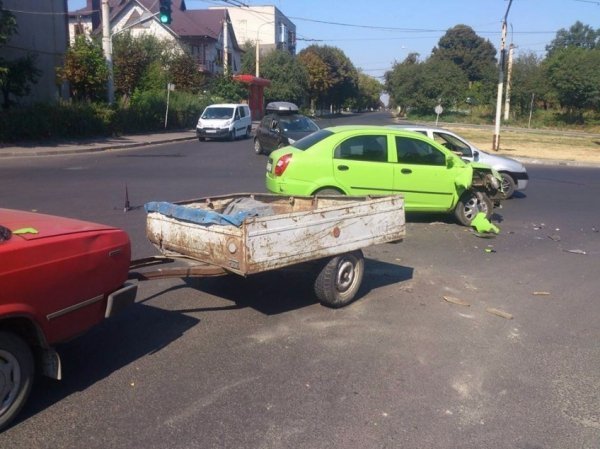 ДТП у Луцьку: аварія на перехресті вулиць. ФОТО