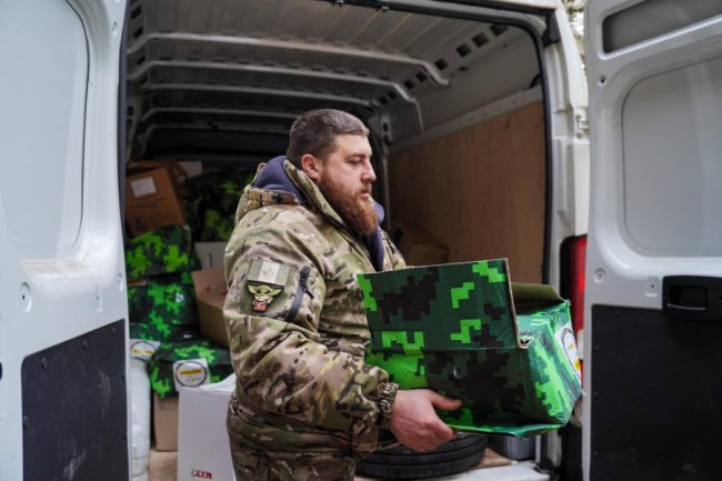 Для волинських поліцейських на фронті передали допомогу