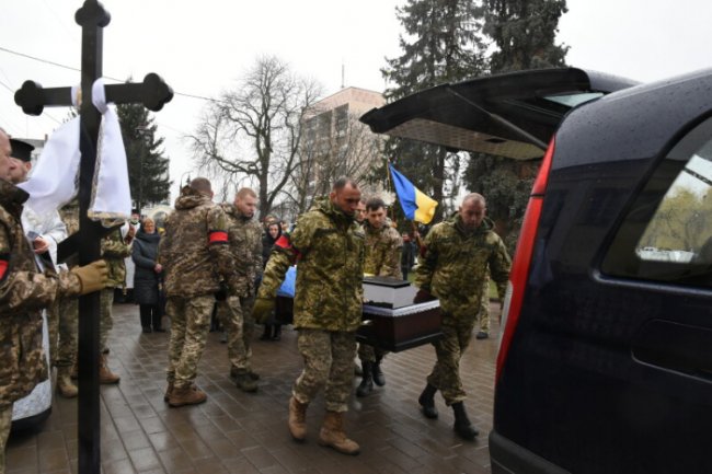 У Луцьку попрощались із загиблим воїном. ФОТО 