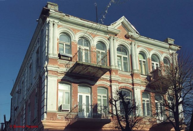 Луцький фотограф закликав зберегти унікальний будинок у центрі міста