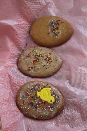 У Луцьку онкохворі діти розмальовували печиво.  ФОТО