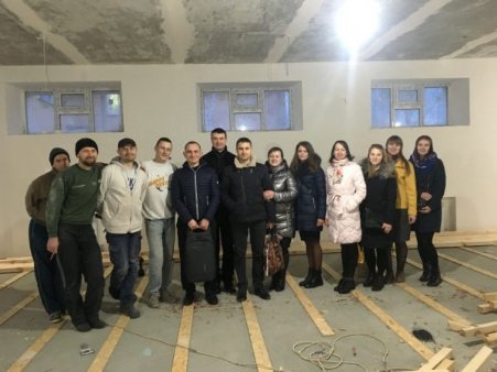 Вадим Лабик, Мовчан Віктор із групою небайдужих осіб, які працюють з дітьми Волинського обласного центру соціально-психологічної реабілітації дітей