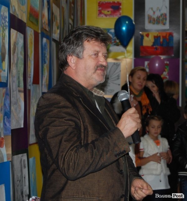 У луцькій мистецькій галереї – сотні дитячих малюнків. ФОТО 