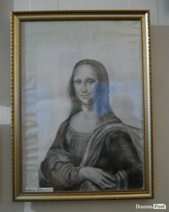 У луцькій мистецькій галереї – сотні дитячих малюнків. ФОТО 