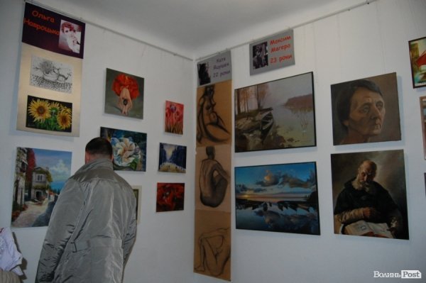 У луцькій мистецькій галереї – сотні дитячих малюнків. ФОТО 