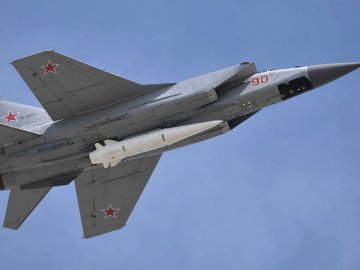 Три російські винищувачі вилетіли з Білорусі в РФ