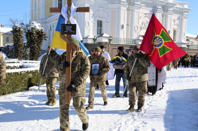 Луцька громада віддала останню шану загиблому на війні воїну Миколі Северенюку