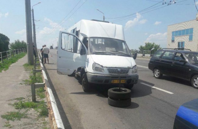 У «нелегальної» маршрутки на ходу відпали колеса. ФОТО