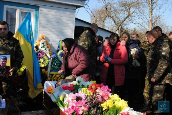На Волині попрощалися із загиблим бійцем. ФОТО