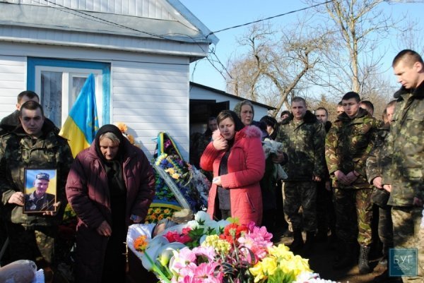 На Волині попрощалися із загиблим бійцем. ФОТО