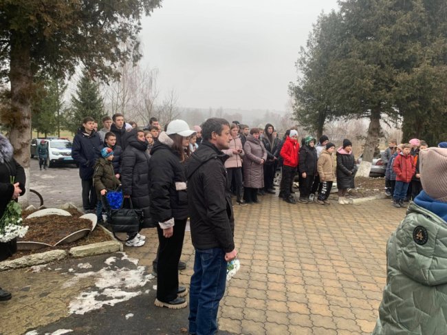 На волинській школі встановили меморіальну дошку загиблому воїну-випускнику. ФОТО