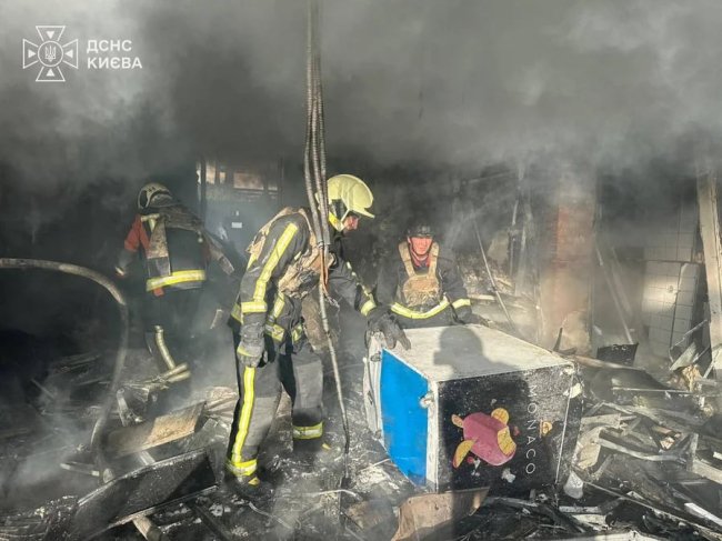 Російські дрони завдають ударів по Києву ще з ночі: є загиблі та поранені. ФОТО