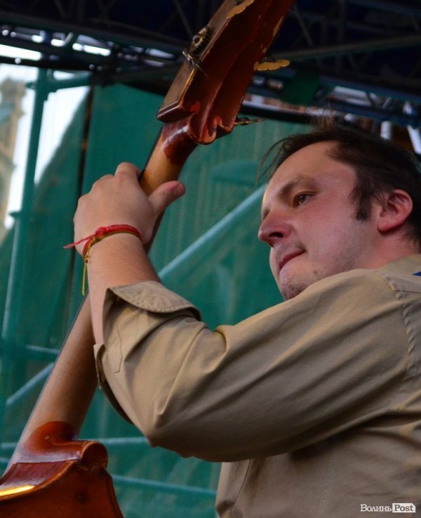 У Луцькому замку танцювали і співали кубинську сальсу. ФОТО  