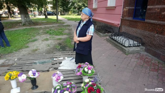 «Квітковий бум» на перший дзвоник: ціни в Луцьку. ФОТО