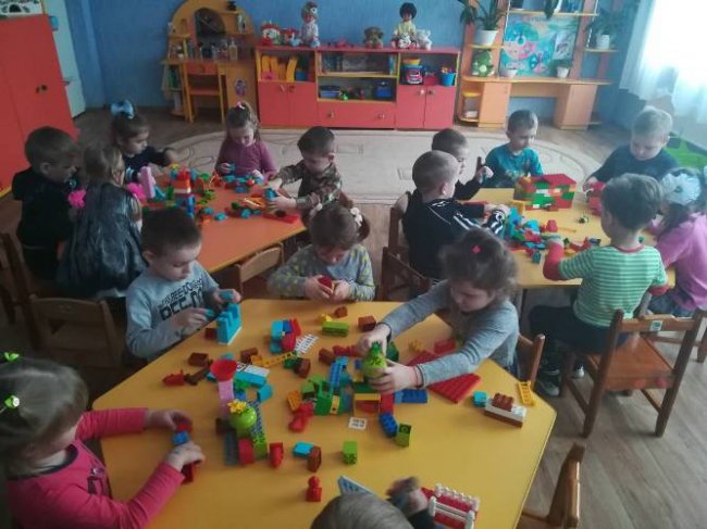 З Данії передали «халявні» ігрові набори LEGO для волинських малюків