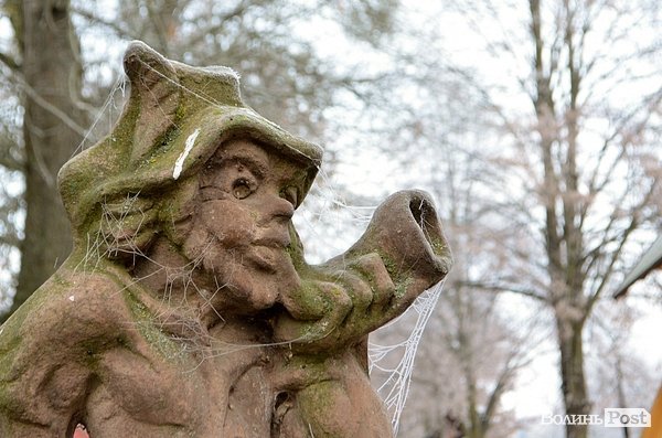 Передноворічний Луцьк убрався в іній. ФОТО