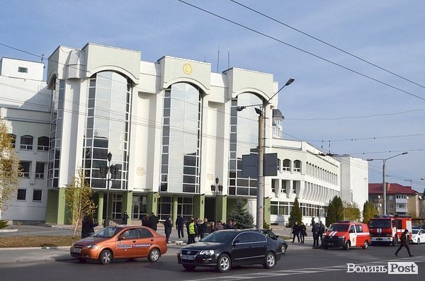 У Луцьку замінували податкову. ФОТО