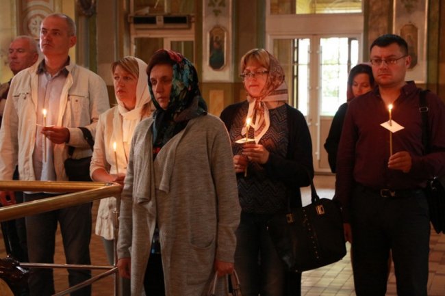 «Перебувають на вістрі боротьби за правду»: у луцькому соборі молилися за загиблих журналістів