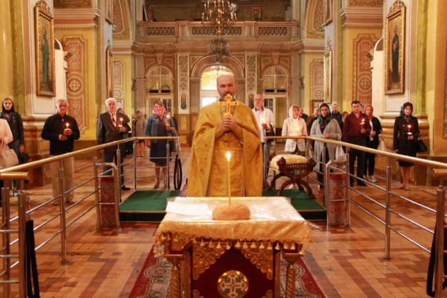 «Перебувають на вістрі боротьби за правду»: у луцькому соборі молилися за загиблих журналістів