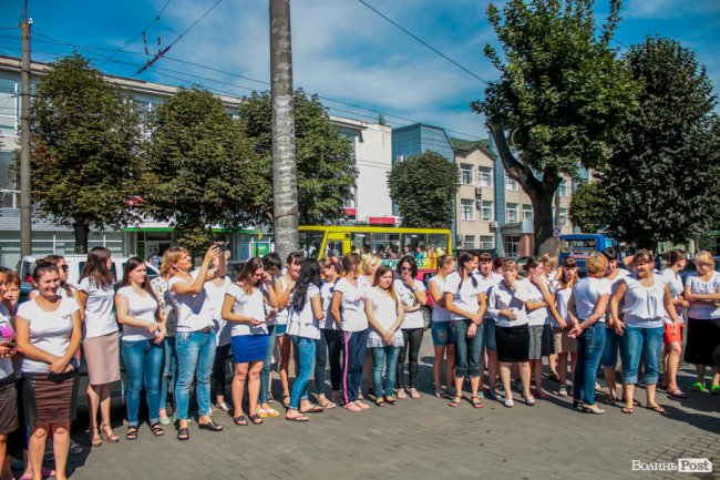 Діти загиблих воїнів отримали вишивані подарунки. ФОТО