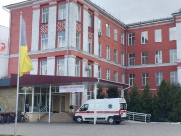 На Волині син померлої від ковіду медсестри судився із медичним закладом