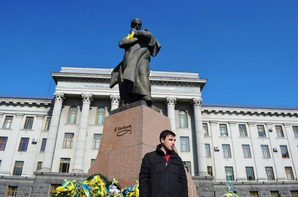 У Луцьку «Правий сектор» вшанував Шевченка ходою. ФОТО