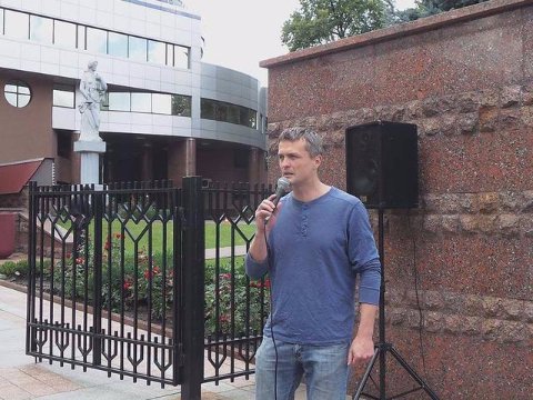 Шини і дим: у Києві мітингують через убивць Небесної Сотні