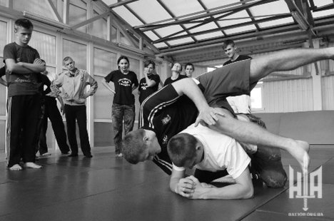 У Луцьку націоналістів вчили битися. ФОТО