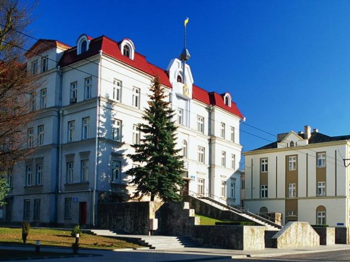 У Луцькій міськраді скликають комісію, щоб обговорити відставку мера та секретаря ради