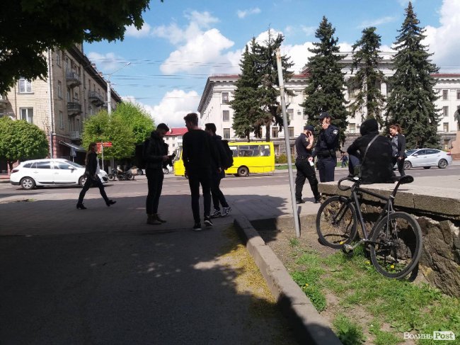 У центрі Луцька Mercedes збив велосипедиста і втік. ФОТО