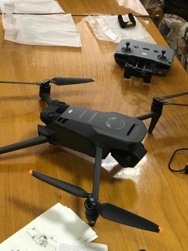 Луцькі ліцеї придбали два безпілотники військовим і уже відвезли їх на передову