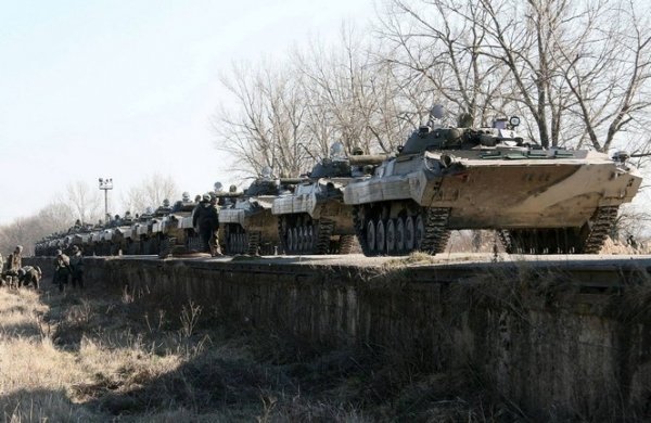 «Буде військо - буде Україна!»: військові обживаються в полі. ФОТО