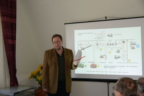 Поляки вчили луцьких комунальників чистоті та порядку. ФОТО