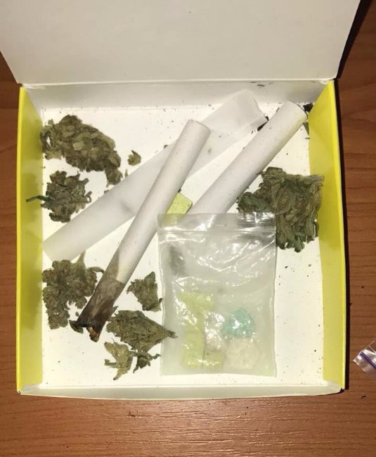 Кокаїн, амфетамін, марихуана: посадовця затримали на продажі наркотиків