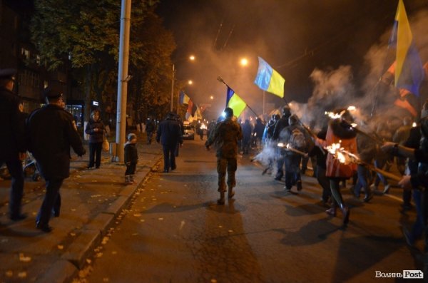 У Луцьку відбулася смолоскипна хода на честь річниці УПА. ФОТО. ВІДЕО