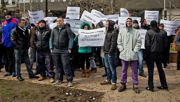 В Одесі ‒ стрілянина під судом, є поранені. ФОТО