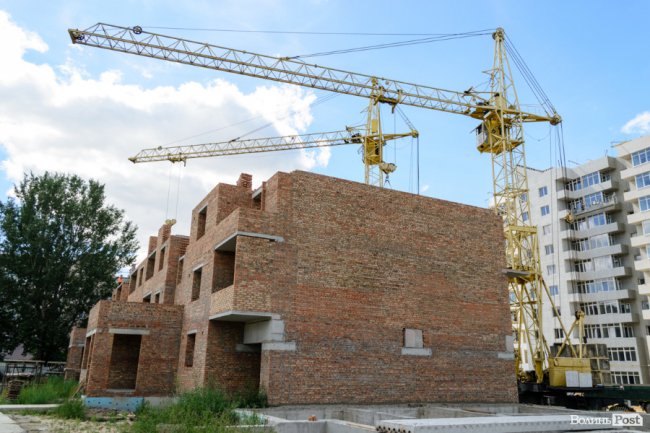 Роботи ні на мить не припиняються: як у Луцьку «росте» ЖК «Caramel Residence». ФОТО*