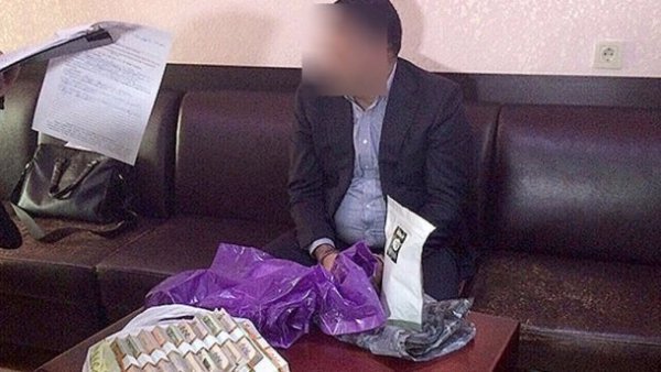 Чиновника Міноборони затримали на великому хабарі. ФОТО 