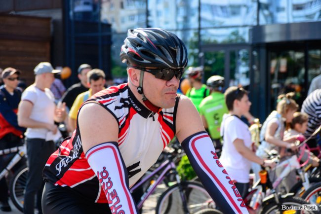 З дітками, собакою та у вишиванках: як лучани провели «Велодень-2019». ФОТО