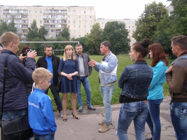 «Дістав сморід!»: лучани звернулися з клопотанням до нардепа Лапіна