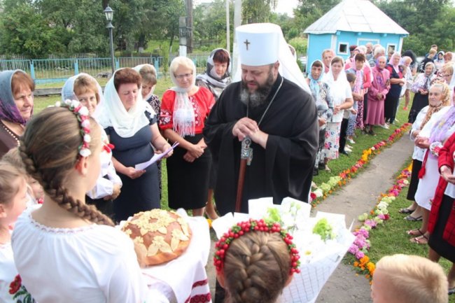 Митрополит Михаїл очолив богослужіння у волинському селі. ФОТО